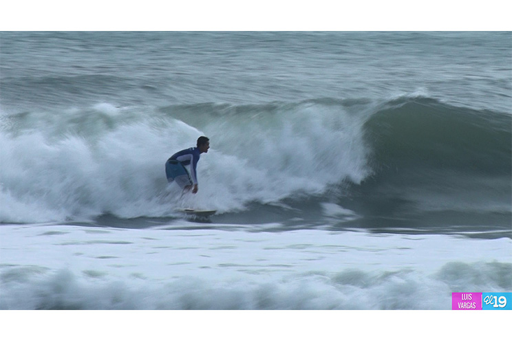 Olas y Surf mueven el motor del turismo en Tola