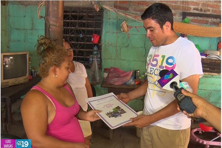 Madres de Mateare reciben títulos de propiedad en vísperas del 30 de Mayo