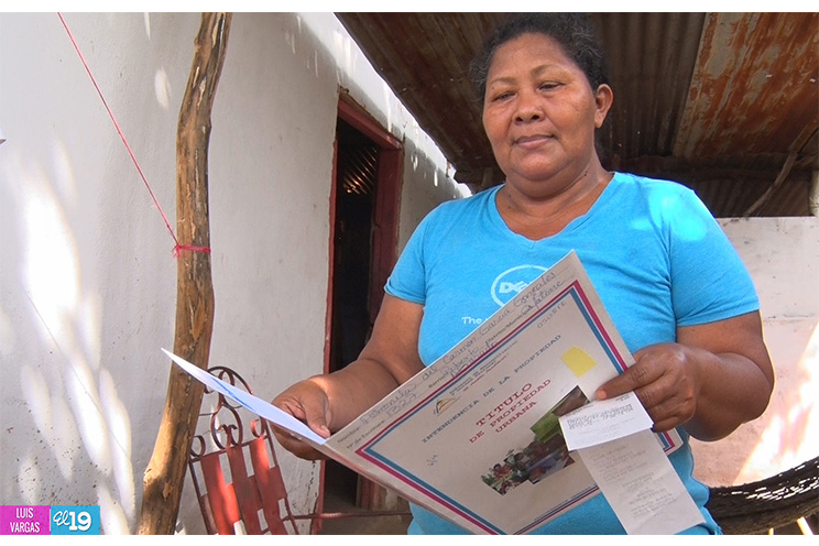 Madres de Mateare reciben títulos de propiedad en vísperas del 30 de Mayo