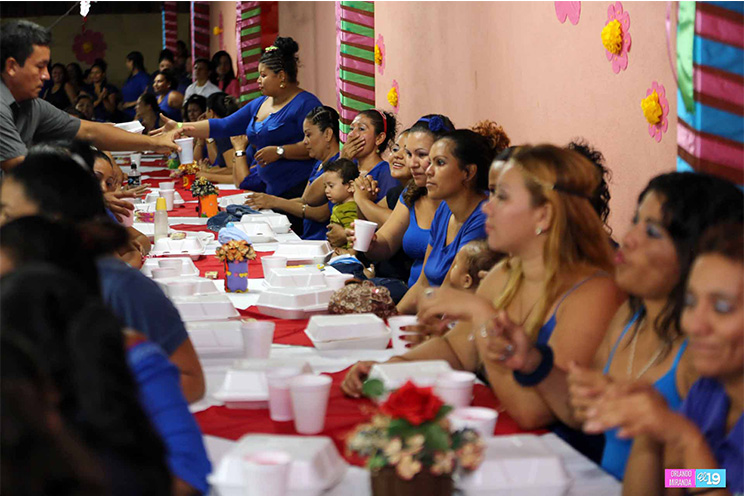 Privadas de libertad de 'La Esperanza' celebran el Día de las Madres