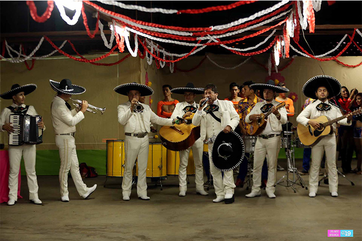 Privadas de libertad de 'La Esperanza' celebran el Día de las Madres