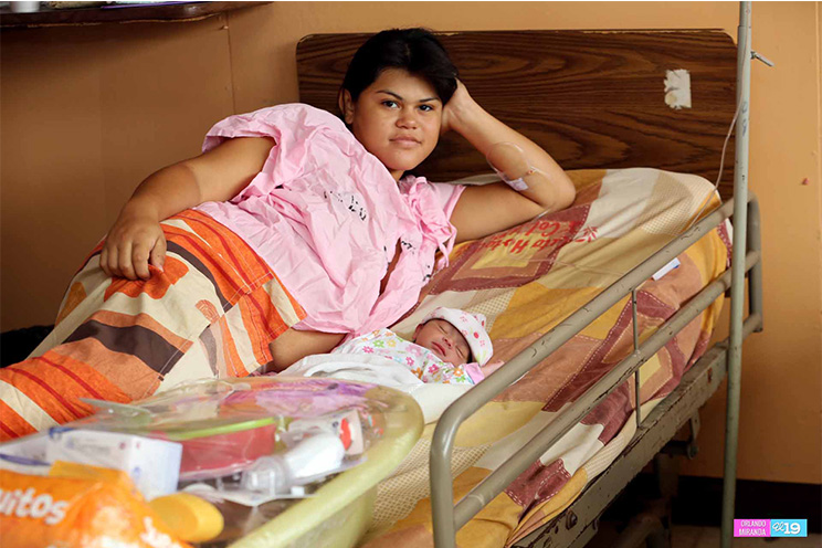 Celebran Día de las Madres en Hospital Bertha Calderón