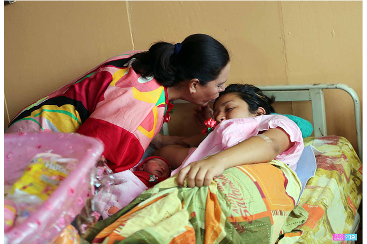 Celebran Día de las Madres en Hospital Bertha Calderón