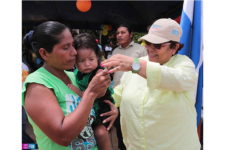 Madres de Rama Kay celebran su día con la entrega de sus nuevas viviendas