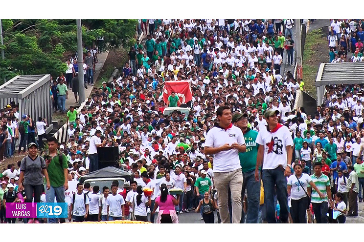 Miles de estudiantes de León protagonizan marcha ecológica en apoyo al Gran Canal Interoceánico