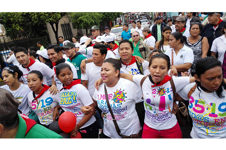 Miles de estudiantes de León protagonizan marcha ecológica en apoyo al Gran Canal Interoceánico