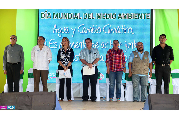 Miles participan en la XIV edición de la Feria Nacional de la Tierra