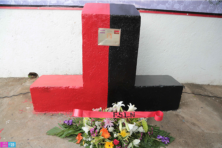 Rinden homenaje a la compañera Domitila Lugo