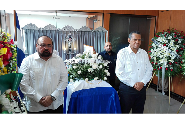 Representantes de poderes del Estado asisten a honras fúnebres del Magistrado Marenco