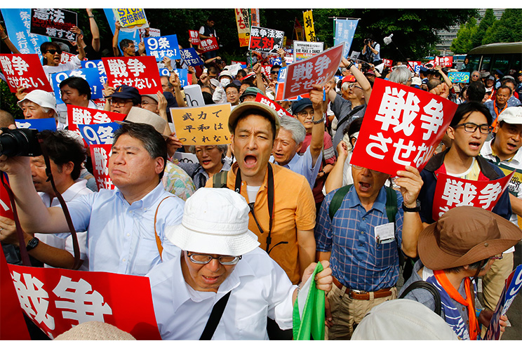 Miles de japoneses protestan contra política de seguridad nacional