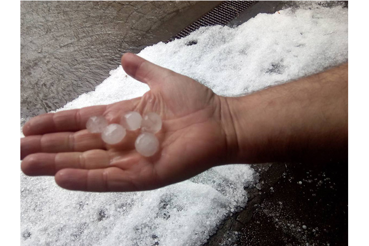 Lluvias y granizo colapsan en 15 minutos ciudad de España