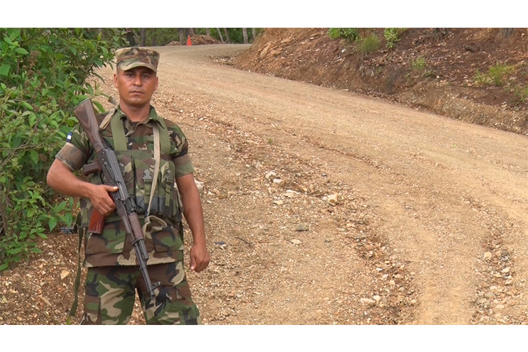 Ejército de Nicaragua contribuye a mejorar caminos rurales en Macuelizo