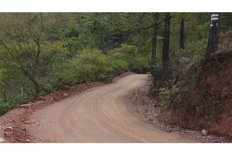 Ejército de Nicaragua contribuye a mejorar caminos rurales en Macuelizo