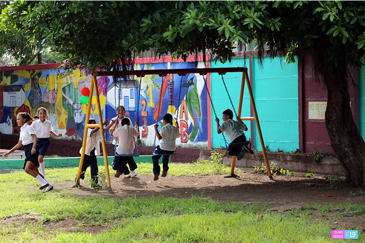 Inauguran mejoramiento del parque en la Colonia Cristian Pérez
