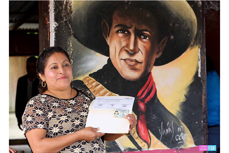 Gobierno entrega Bono Productivo Alimentario a familias de Catarina
