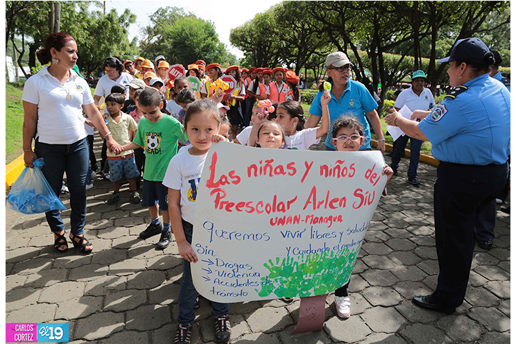 Marchan contra las drogas, la violencia y los accidentes de tránsito
