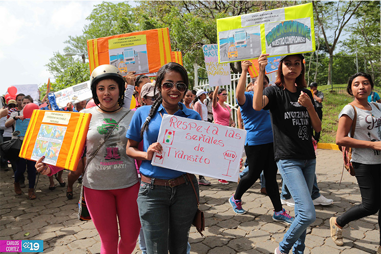 Marchan contra las drogas, la violencia y los accidentes de tránsito