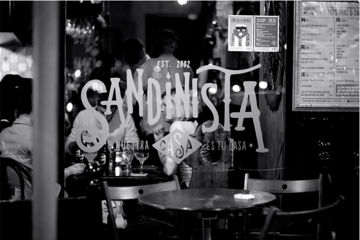 Sandinista: Un bar en Inglaterra inspirado en nuestra Revolución