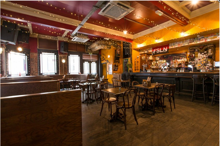 Sandinista: Un bar en Inglaterra inspirado en nuestra Revolución