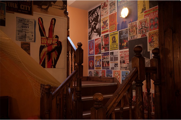 Sandinista: Un bar en Inglaterra inspirado en nuestra Revolución