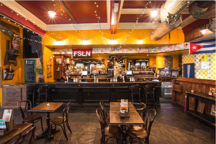 Sandinista: Un bar en Inglaterra inspirado en nuestra Revolución