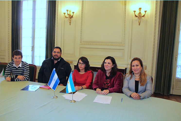 Nicaragua y Argentina firman convenio de co-producción cinematográfica