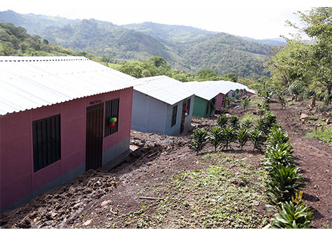 INVUR y American Nicaraguan Foundation entregan 25 viviendas en La Dalia