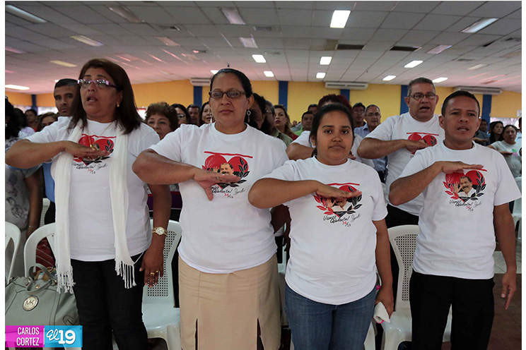 Maestros celebran reivindicaciones sociales y laborales
