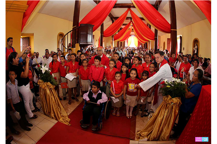 Cardenal Brenes y familias de Nandasmo celebran 300 años de la llegada de San Pedro