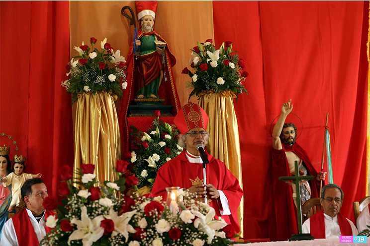 Cardenal Brenes y familias de Nandasmo celebran 300 años de la llegada de San Pedro