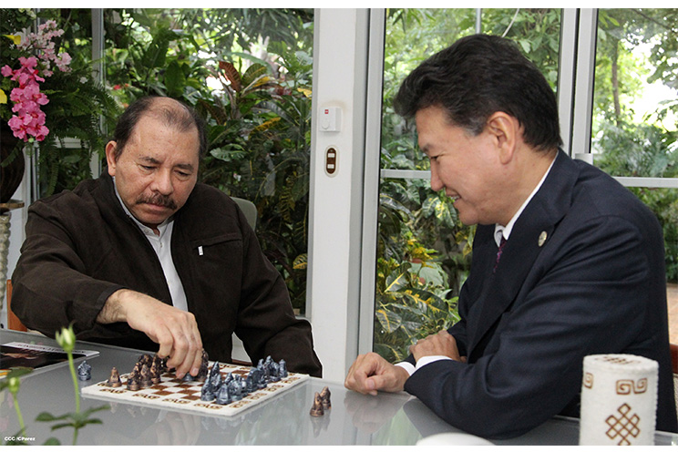 Daniel se reúne con Presidente del FIDE
