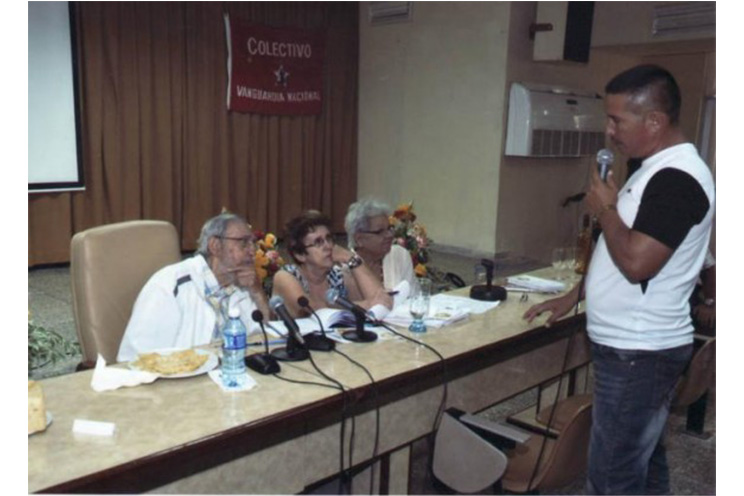 Comandante Fidel Castro visita centro de investigaciones alimenticias en Cuba