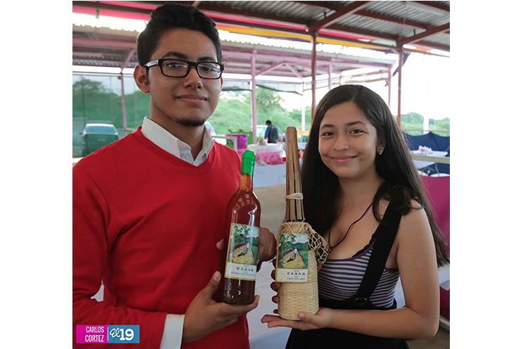 Lituanos se enamoran de la Feria de Economía Familiar