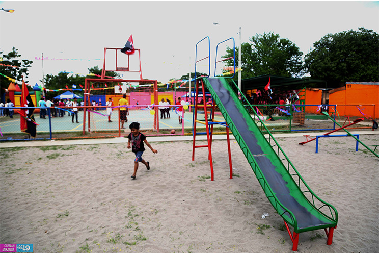 Pobladores del Selim Shible estrenan parque