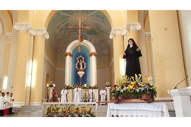Granadinos conmemoran 38 aniversario de fallecimiento de Sor María Romero