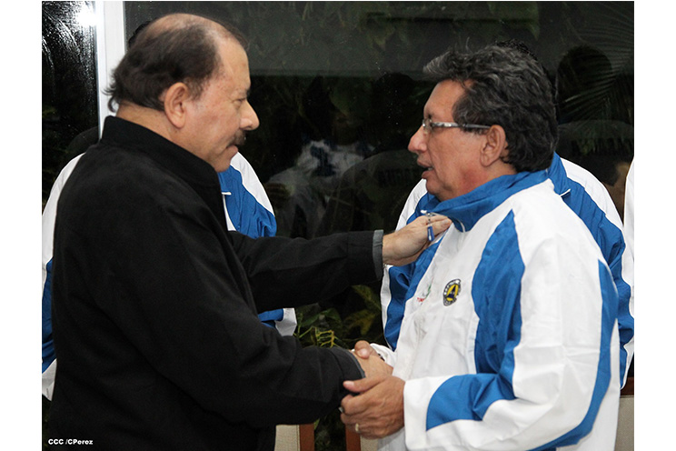 Presidente Daniel abandera a atletas nicaragüenses que participarán en los XVII Juegos Panamericanos