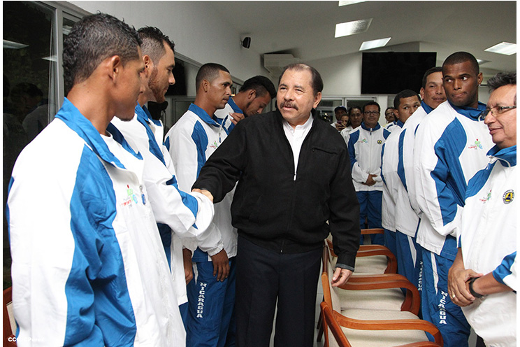Presidente Daniel abandera a atletas nicaragüenses que participarán en los XVII Juegos Panamericanos