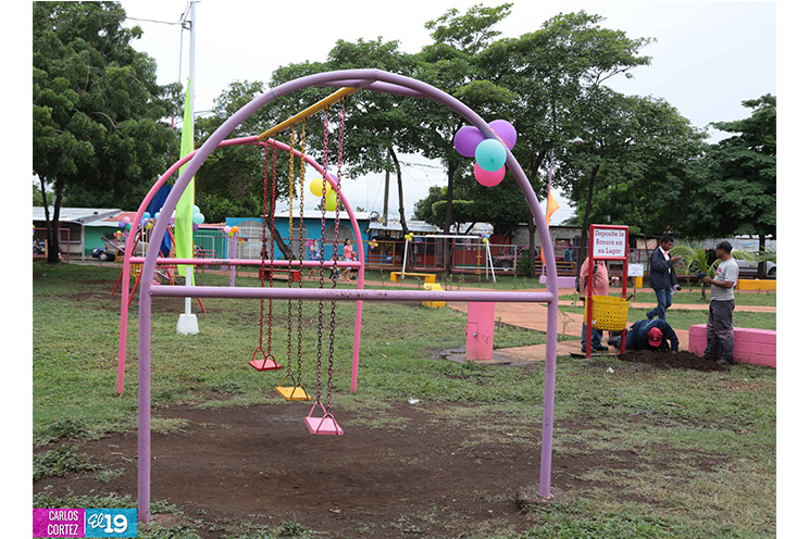 Alegría para niños y niñas: remodelan parque en el barrio “Edgard Lang”
