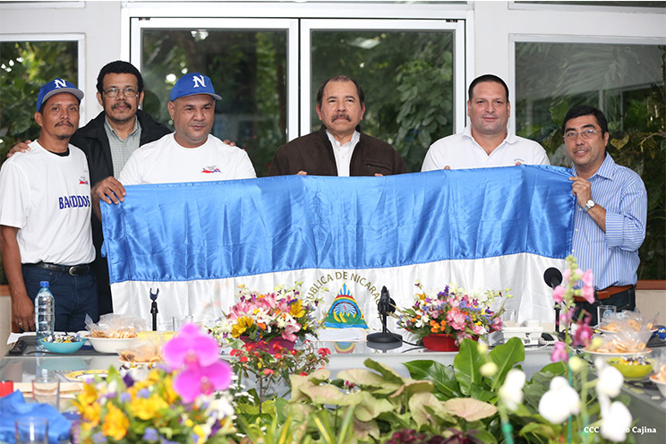 Presidente Daniel abandera a delegaciones que participarán en eventos deportivos internacionales
