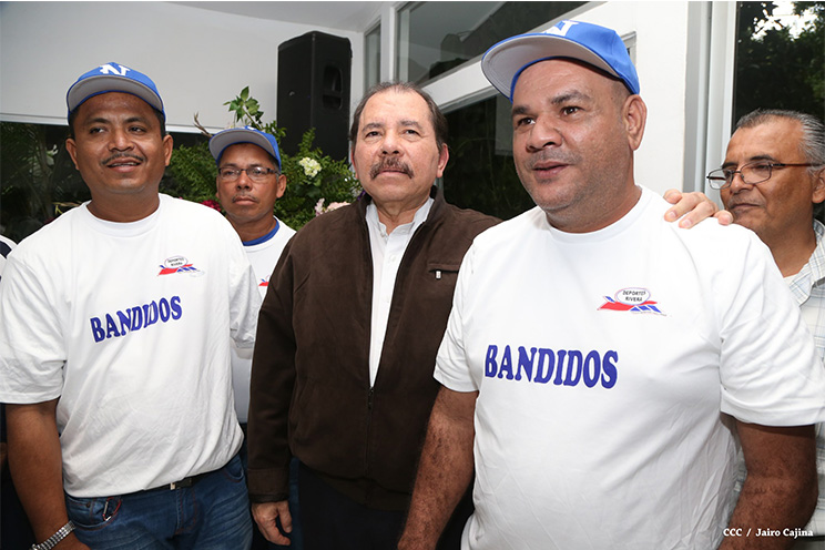 Presidente Daniel abandera a delegaciones que participarán en eventos deportivos internacionales