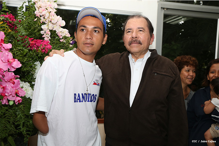 Presidente Daniel abandera a delegaciones que participarán en eventos deportivos internacionales