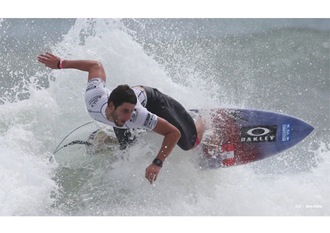 Jovenes nicaragüenses dan la pelea en Campeonato de Surf