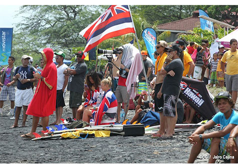 Jovenes nicaragüenses dan la pelea en Campeonato de Surf