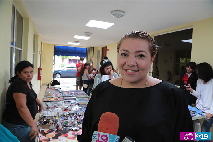 Jóvenes comunicadores desarrollan feria junto a comunidad universitaria
