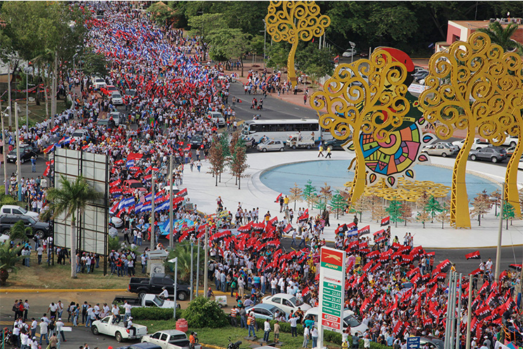 Familias y Juventud protagonizan Gran Caminata de la Alegría (FOTOS y VIDEO)
