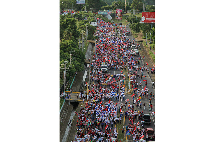 Familias y Juventud protagonizan Gran Caminata de la Alegría (FOTOS y VIDEO)