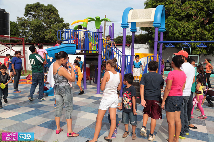 Niñez celebra el Día de la Alegría con rehabilitación del parque en el barrio Nueva Libia