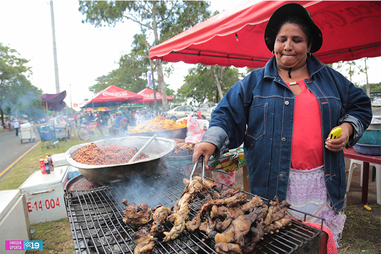 Caravanas del norte de nuestro país llegan a la capital a festejar el 36/19