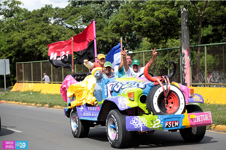 Caravanas del norte de nuestro país llegan a la capital a festejar el 36/19