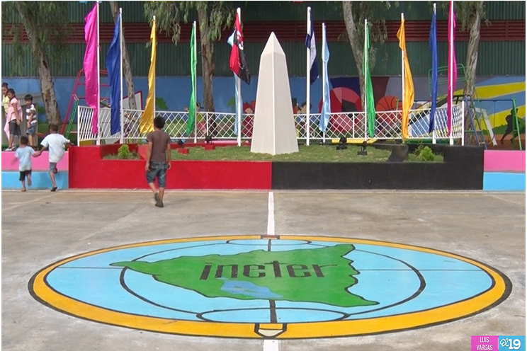 Familias del barrio San José Oriental inauguran parque “Héroes y Mártires”